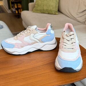 Voile Blanche Women's Sneakers in Pink, Blue, and White